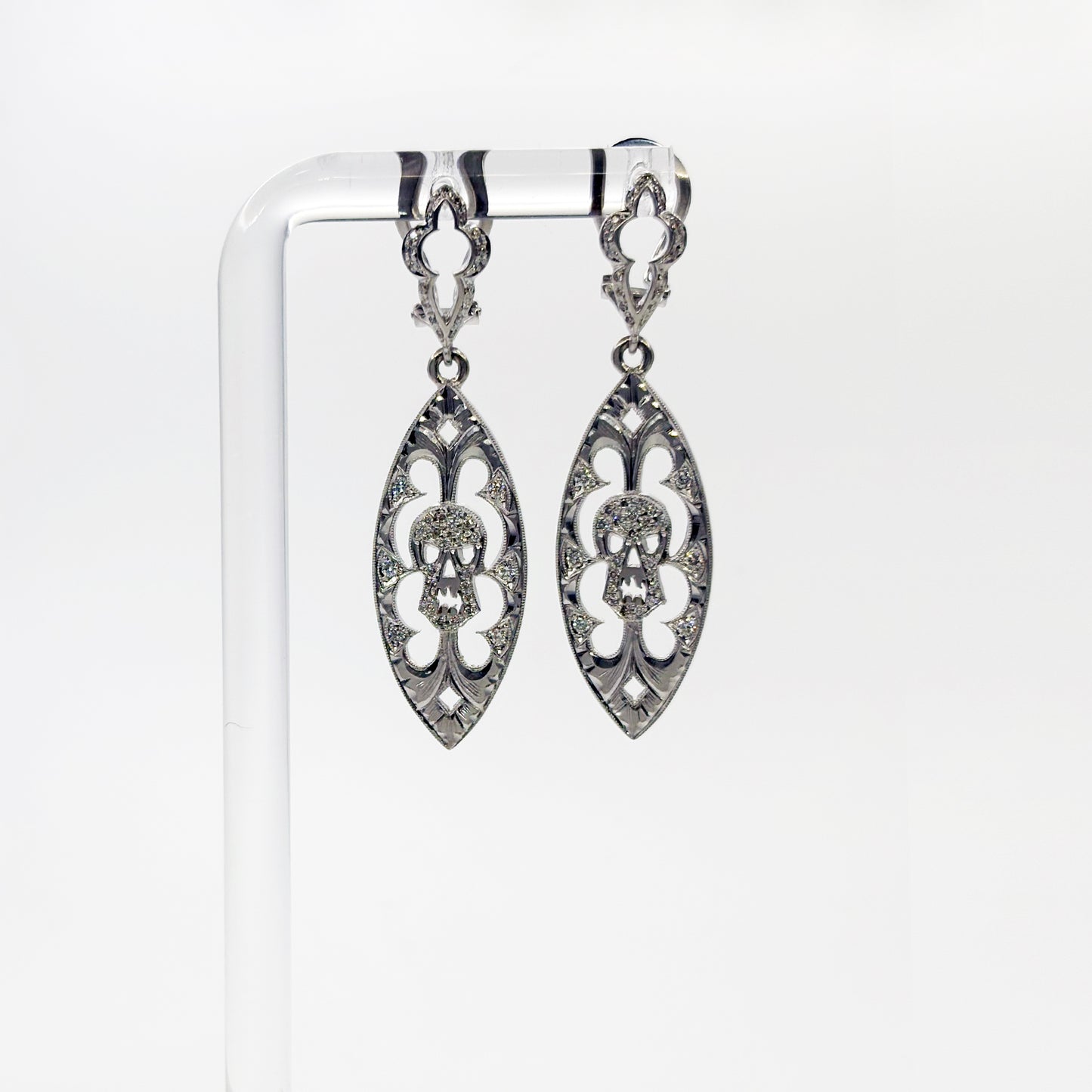 LOREE RODKIN SKULL EARING