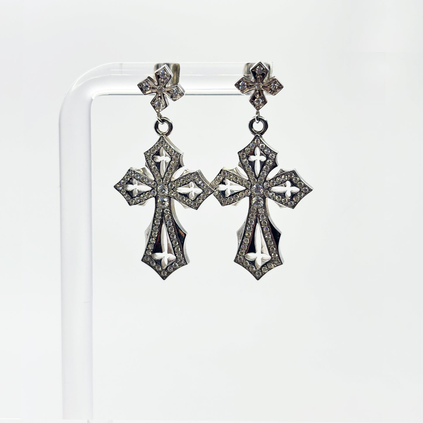 LOREE RODKIN CROSS EARING