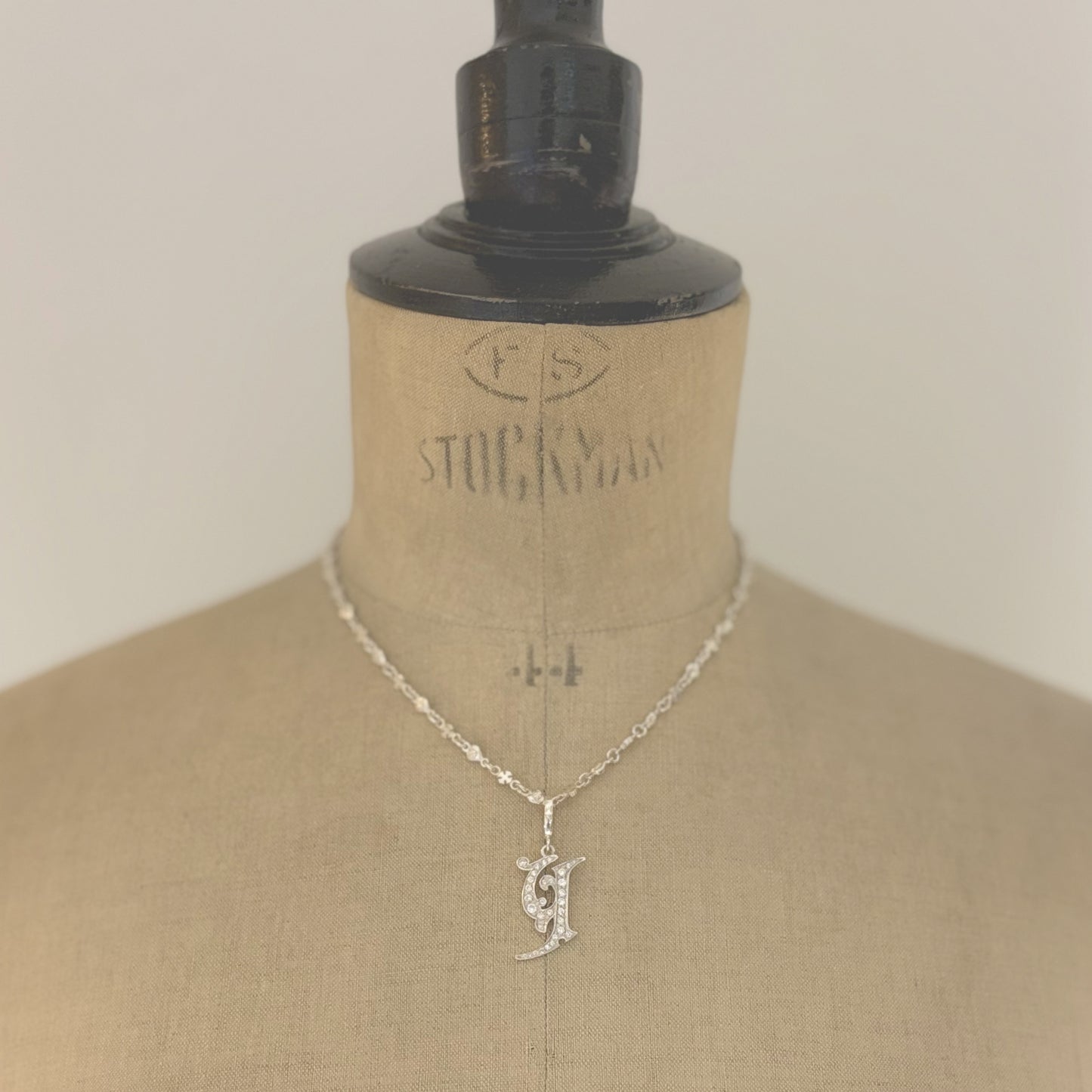 MEDIVAL INITIAL PENDANT "Y"