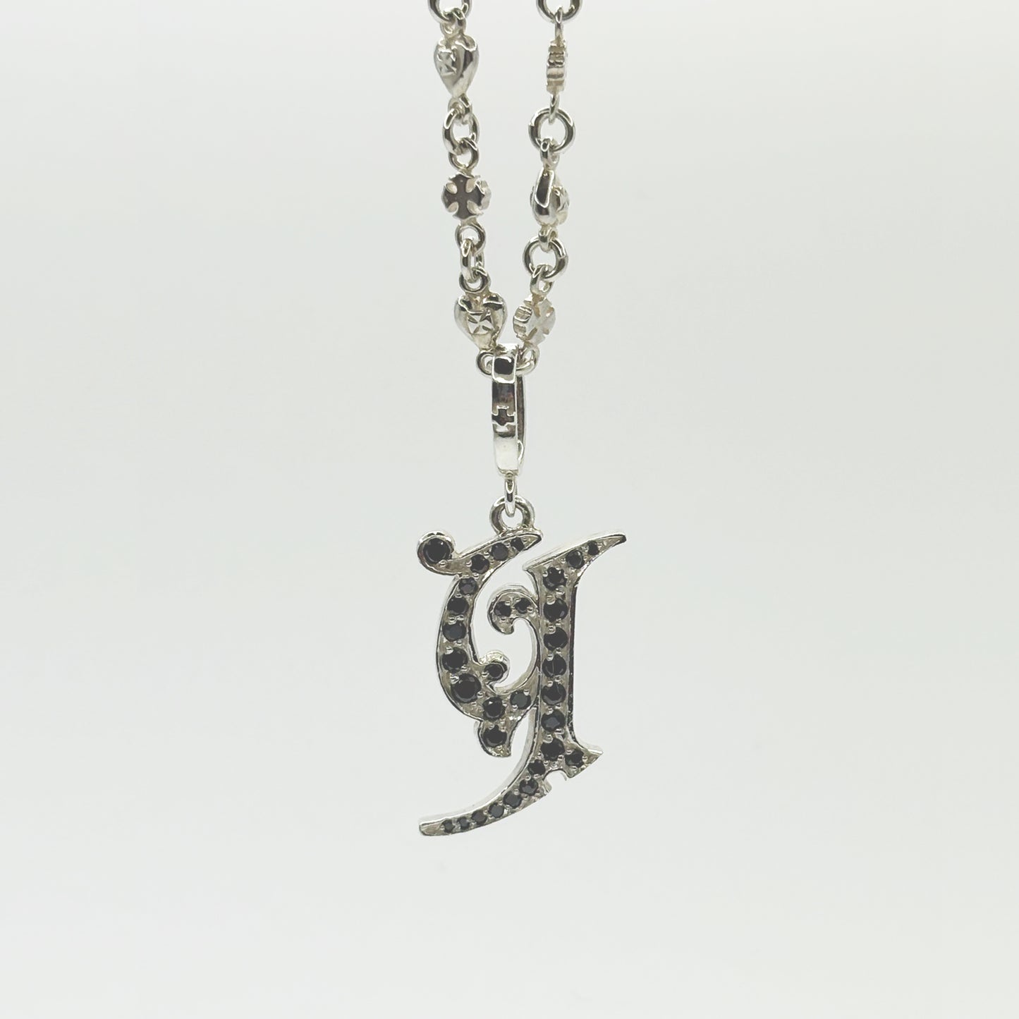 MEDIVAL INITIAL PENDANT "Y"