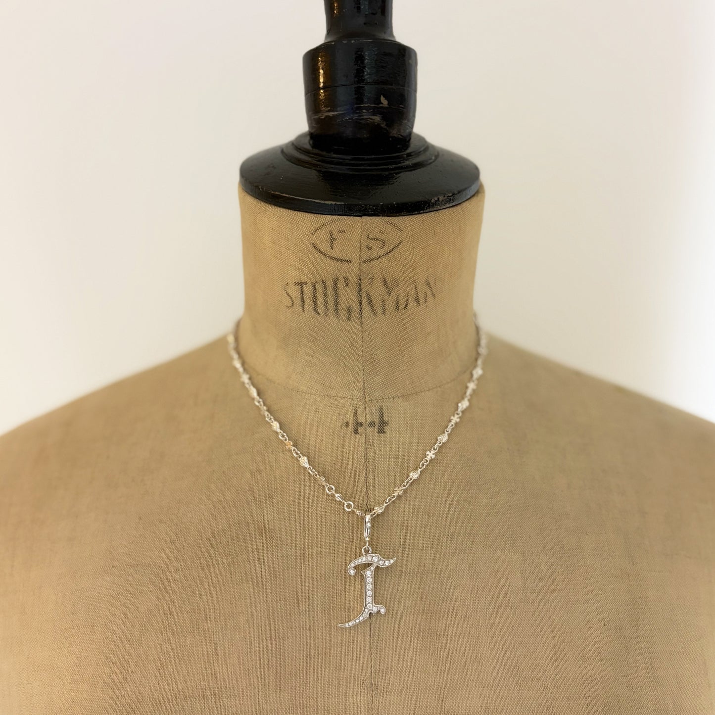 MEDIVAL INITIAL PENDANT "T"
