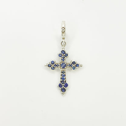 MEDIUM GOTHIC CROSS PENDANT
