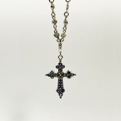 MEDIUM GOTHIC CROSS PENDANT