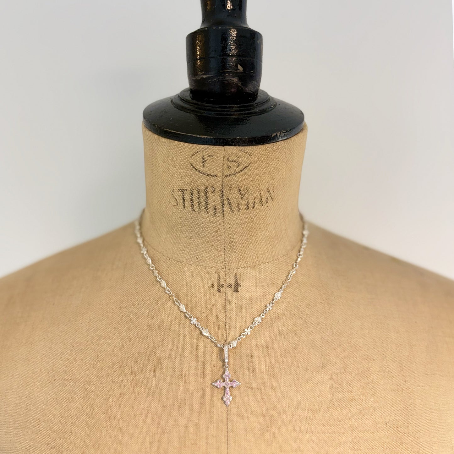 MINI GOTHIC CROSS PENDANT