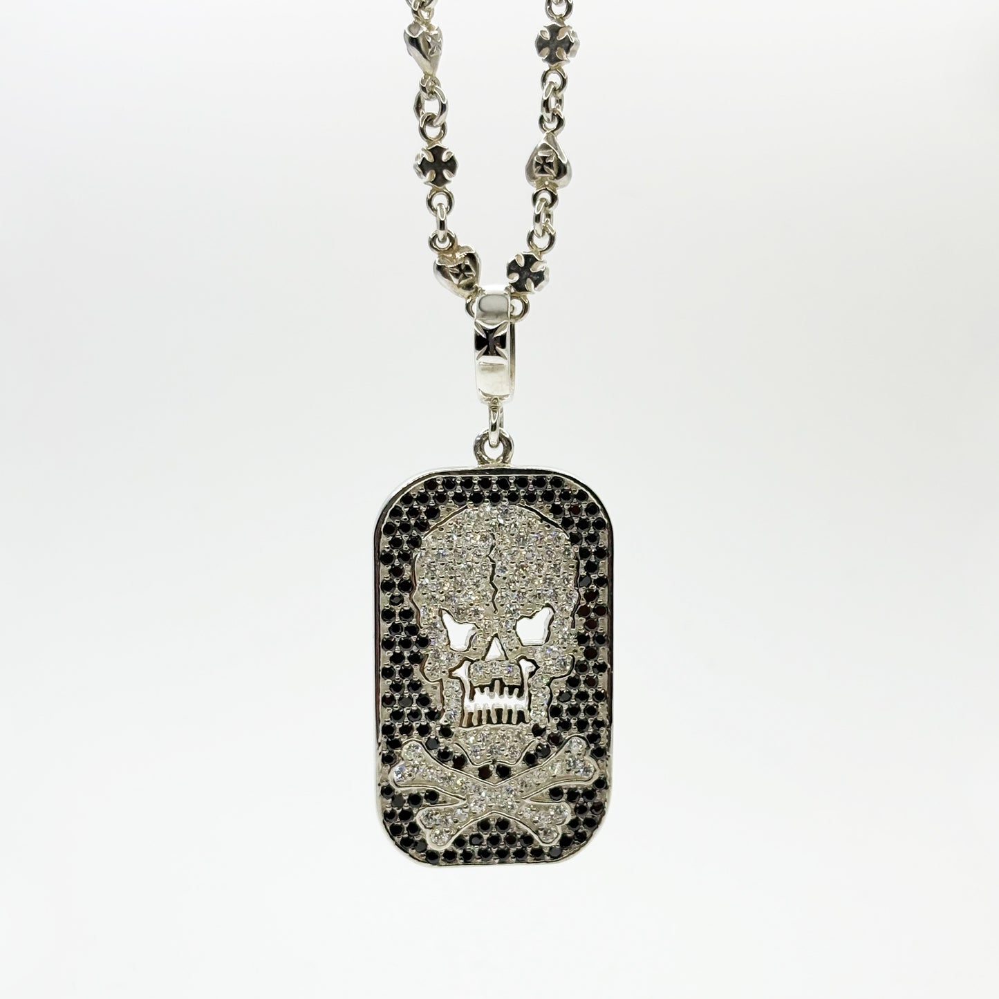 LOREE RODKIN SKULL CROSS BONE TAG