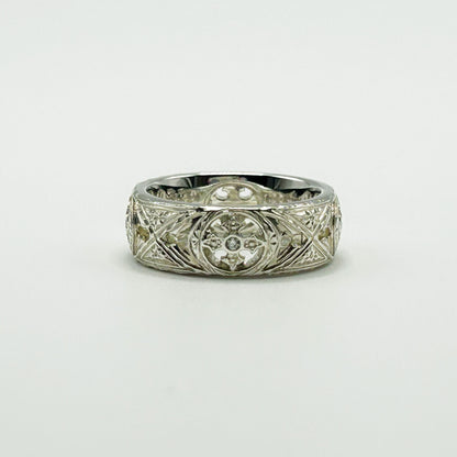 SMALL FLAT ENGRAVED BAND W/PRINCESS ROUND