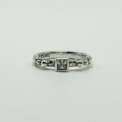 TINY MEDIEVAL SQ.BEZEL CROSS BAND