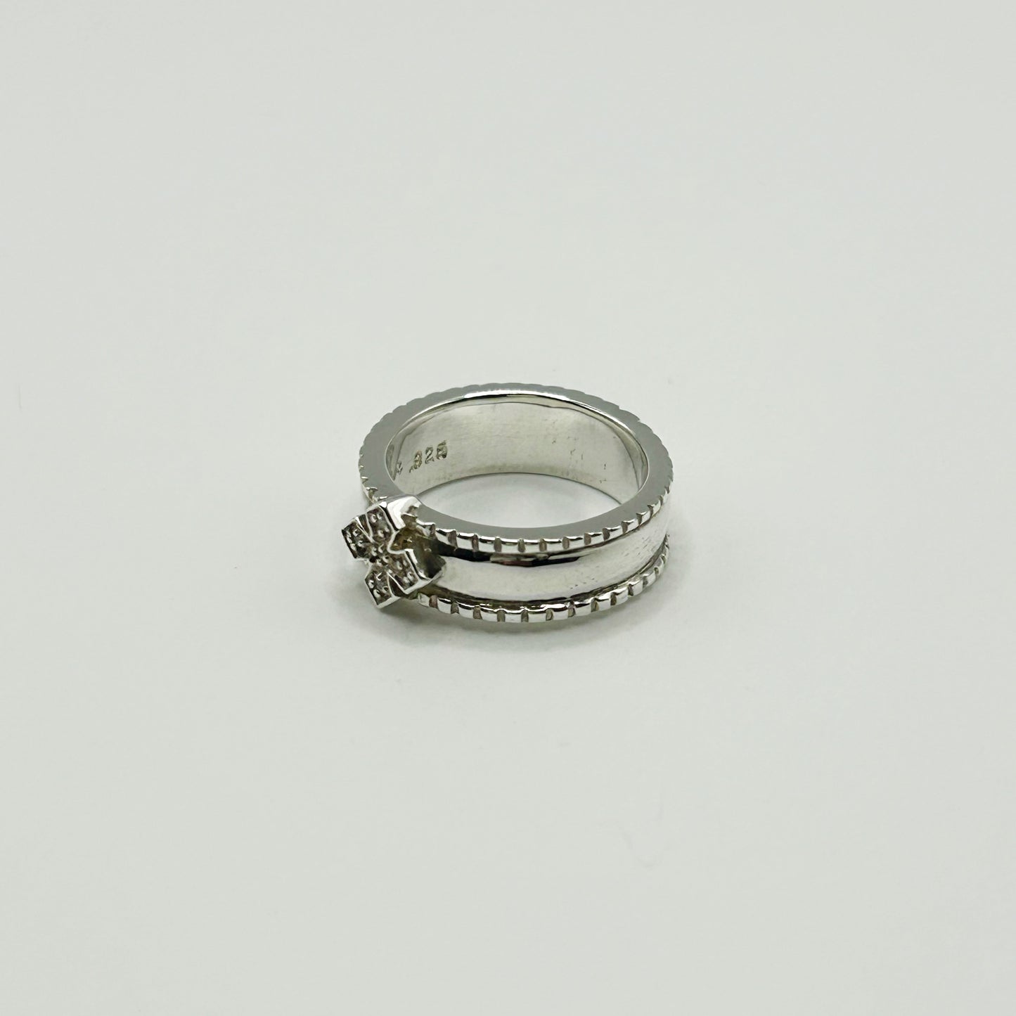 LOREE RODKIN CROSS RING