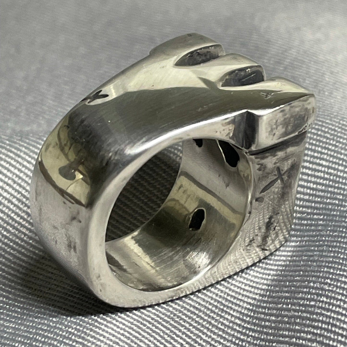CREST RING/W